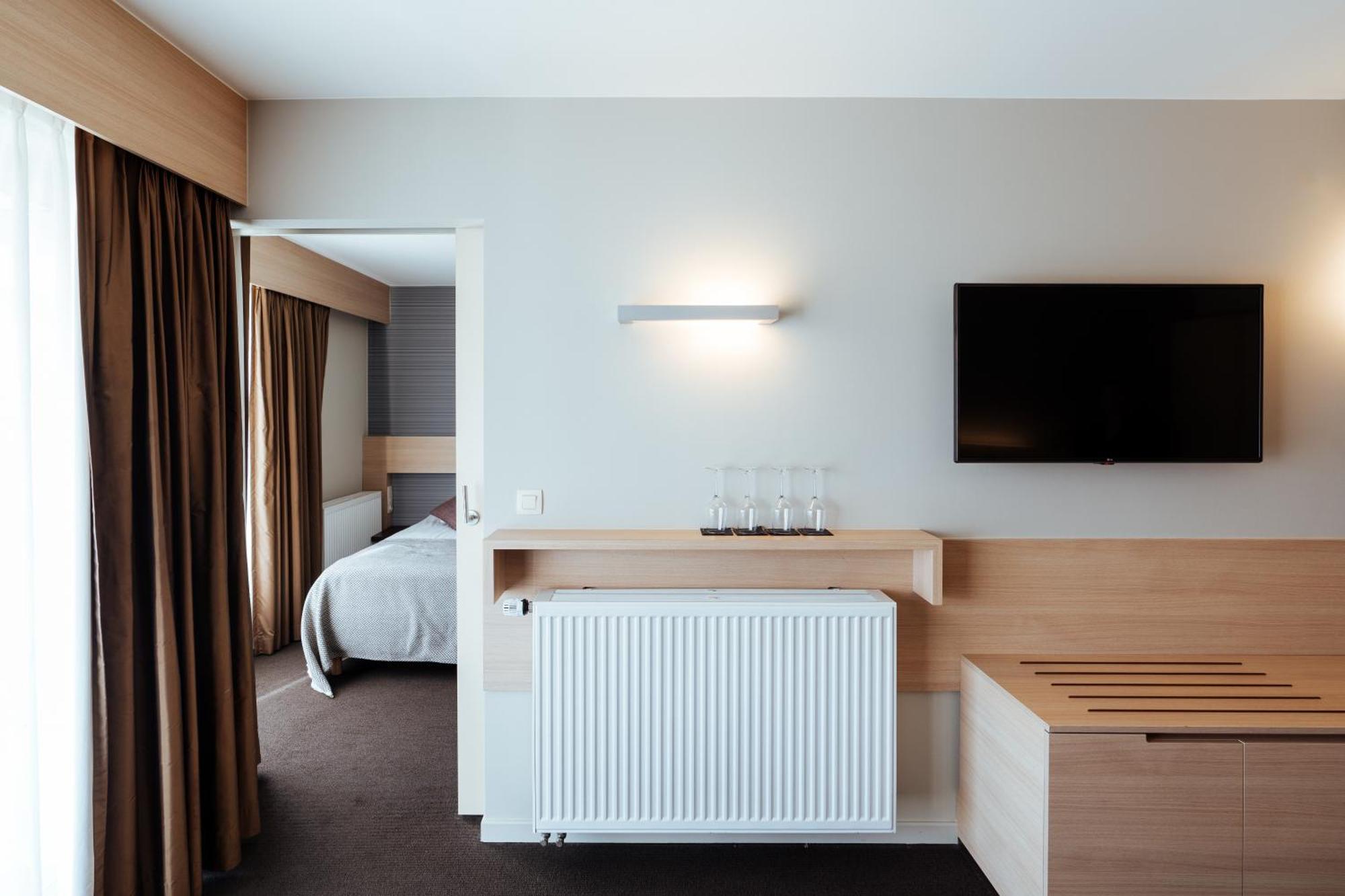 Hotel Cosmopolite Nieuwpoort-bad 4*