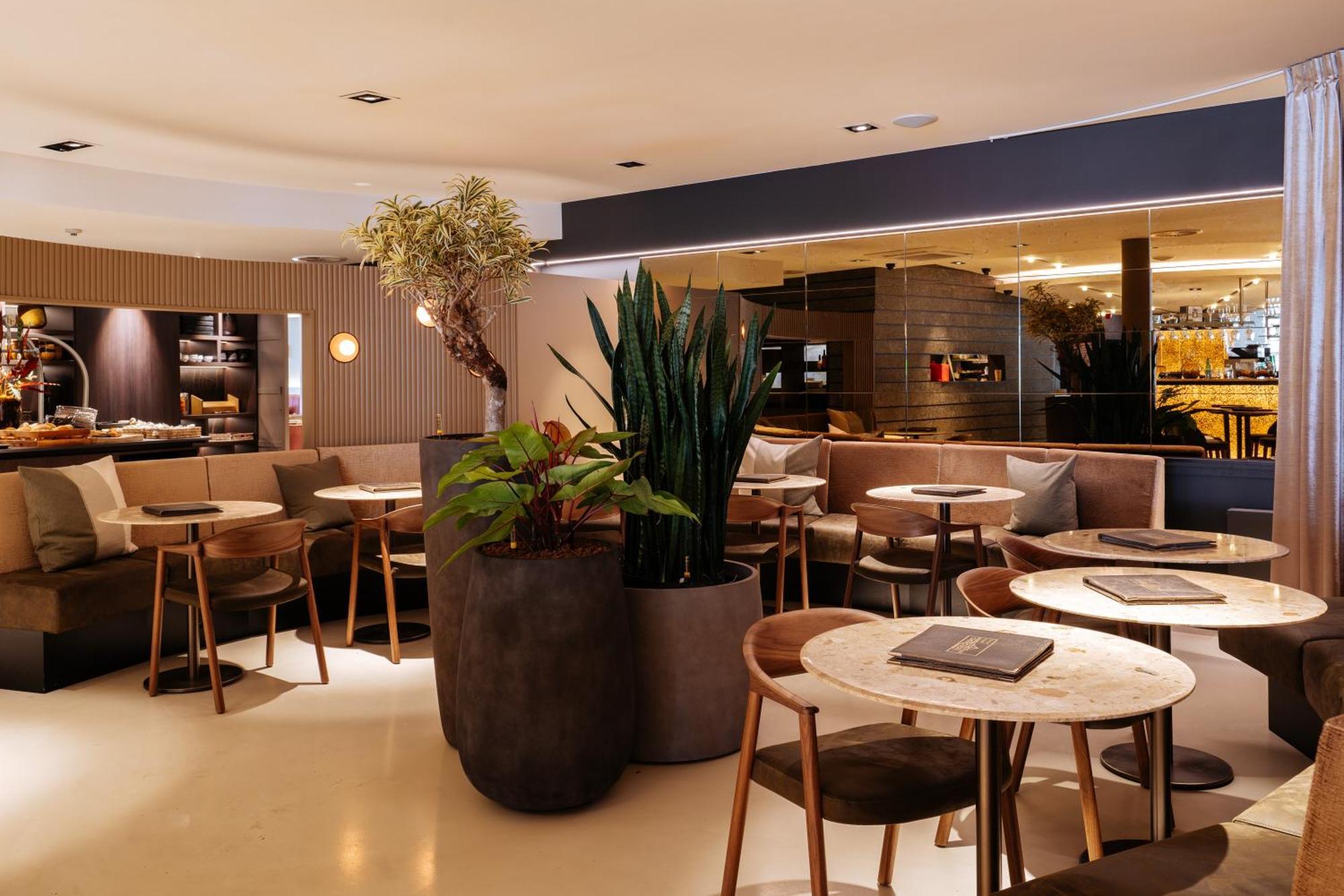 Cosmopolite Nieuwpoort-bad Hotel 4*